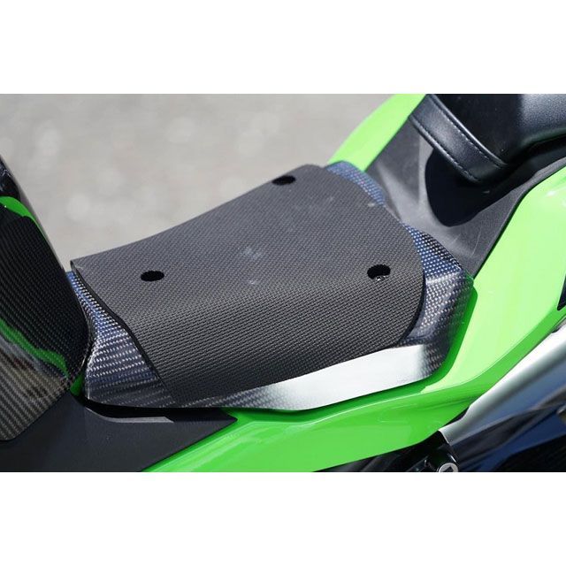 才谷屋ファクトリー 純正カウル用シート台、シートベース ZX-4R/RR 仕様 黒ゲル EK3ZX40SDSB-B