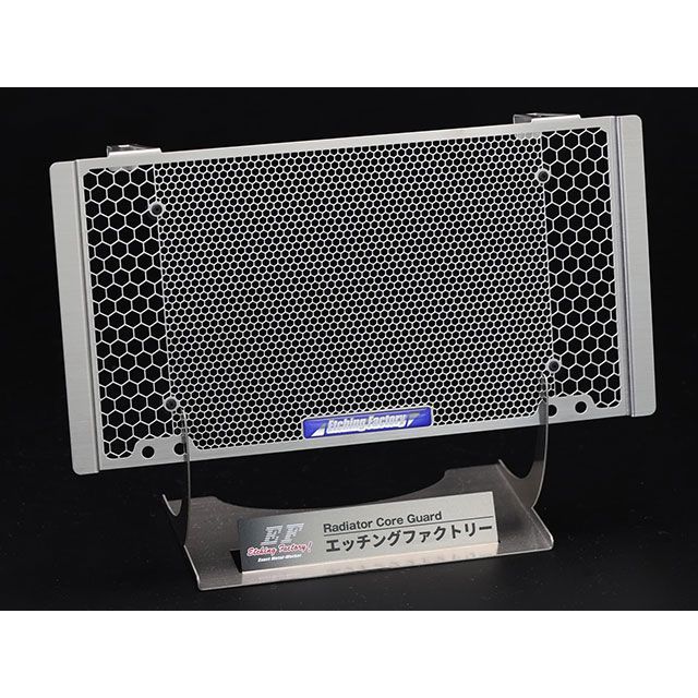 エッチングファクトリー R12 nineT用オイルクーラーガード（シルバー） R12 nineT カラー 赤エンブレム OGB-R12-00-rd