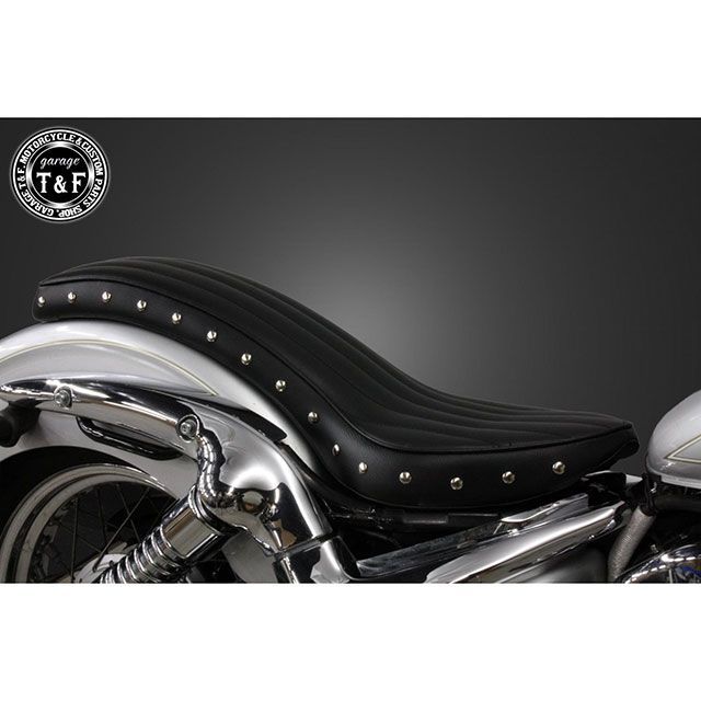 ガレージT&F イントルーダーLC250 スタッド付きコブラシート（バーチカル） イントルーダーLC250 ・8022508｜モトメガネ 店