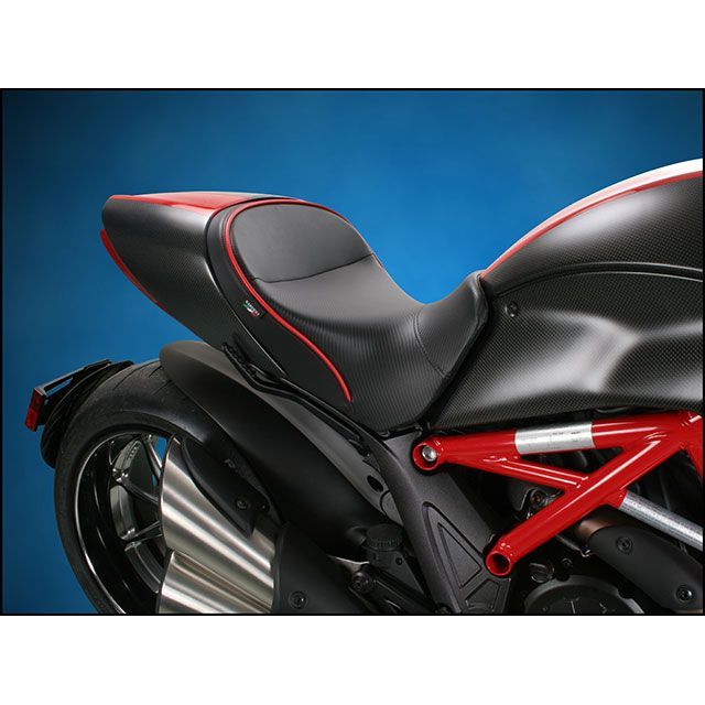 サージェント ワールドスポーツ パフォーマンスシート レギュラーシート Diavel カラー パイピング：D-066 パールホワイト WS-645-NS