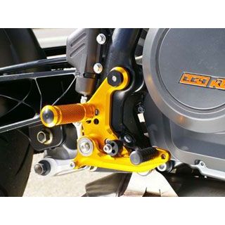 ベビーフェイス バックステップキット 690 DUKE/R カラー ゴールド 002-KT004GD｜モトメガネ 店