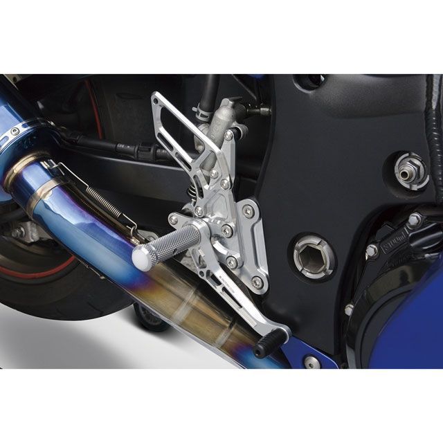 Kファクトリー ライディングステップ for Race Use Newモデル（メタリックシルバー） GSX1300R隼 244MZBR060N｜モトメガネ 店