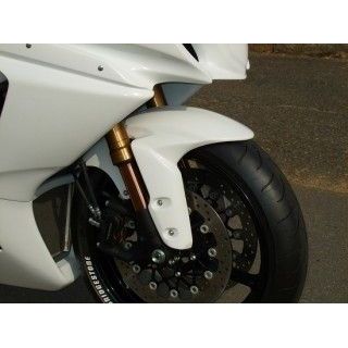 クレバーウルフ フロントフェンダー GSX-R1000 GSX-R600/750 材質 カーボン平織 09G1-206-02｜モトメガネ 店 27,741円