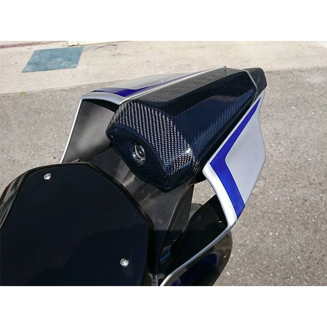 才谷屋ファクトリー タンデムシートカバー YZF-R6 仕様 カーボン綾織 3Y7R6TSC-CB1｜モトメガネ 店
