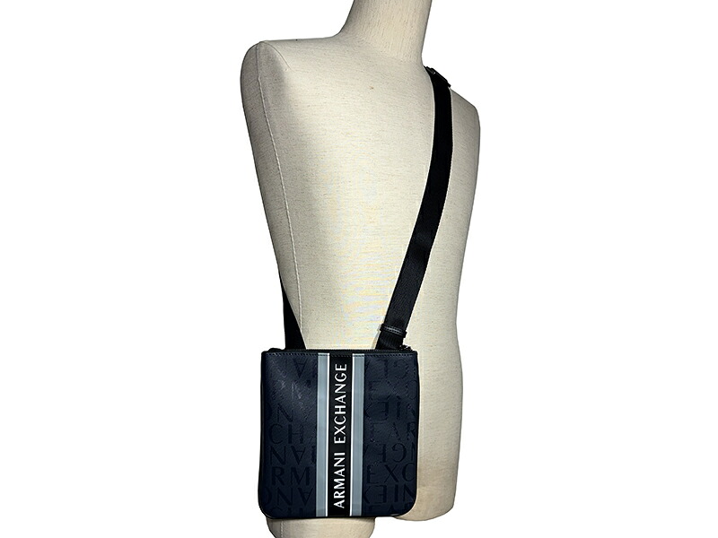 アルマーニ エクスチェンジ クロスボディーバッグ ARMANI EXCHANGE 952397 CC831 69536 NAVY MIRAGE GREY MESSENGER BAG ロゴライン入り ネイビー系 ロゴ柄 コーティングナイロン マチ無し スモール メッセンジャーバッグ クロスボディーバッグ 斜め掛けショルダーバッグ