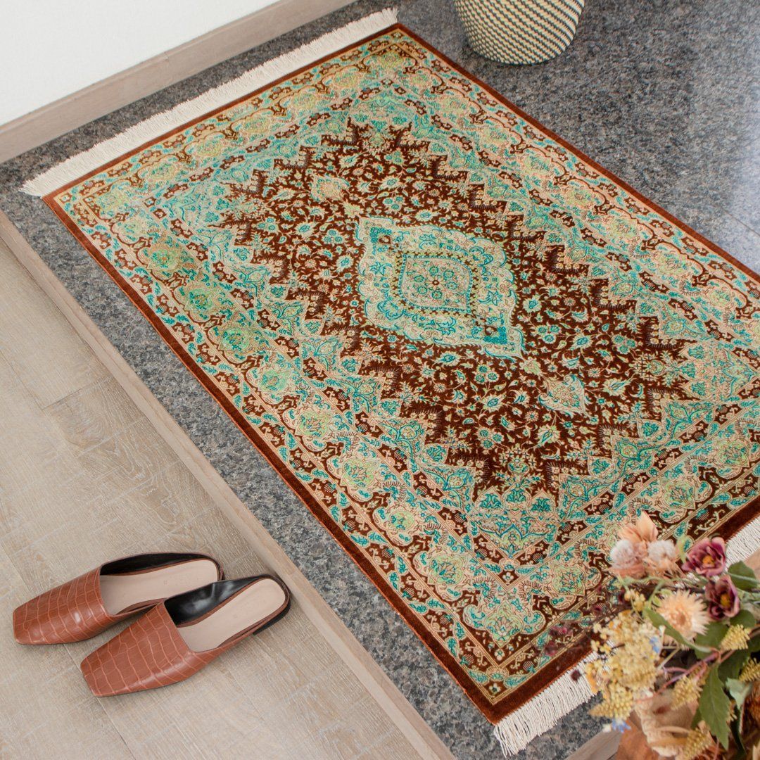 【百貨店SALE30%OFF】【発祥地ペルシャ産】77×118糎 イラン引っ敷き 入り口・入口大いさL（貨物輸送無料 手織り 生まれながら染め粉 愛くるしげ 今めかしい 引っ敷き 引っ敷き 絹地100% イラン）◆FLECHA フレチャ
