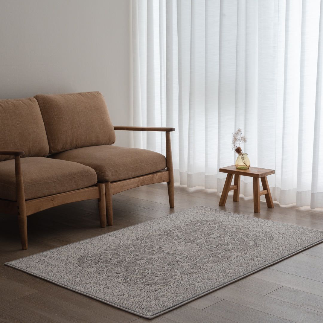 【最後の1枚です！】【アウトレット商品】【本場イラン産】100&times;150cm 織り目の細かさ144万ノット！ ペルシャ絨毯（機械織）ヤルダー柄　グレー色（送料無料 おしゃれ 絨毯 ペルシャ絨毯風 ラグ 洗える ホットカーペット対応）｜イラン産絨毯 ペルシャダイレクト 28,116円