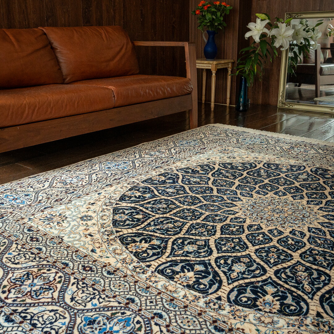 【アウトレット商品】【ペルシャ手織り絨毯】213×208cm ナイン産（送料無料 手織り 天然 かわいい おしゃれ 北欧 おうち時間 床暖房対応 人気 マット 絨毯 ラグ 正方形）