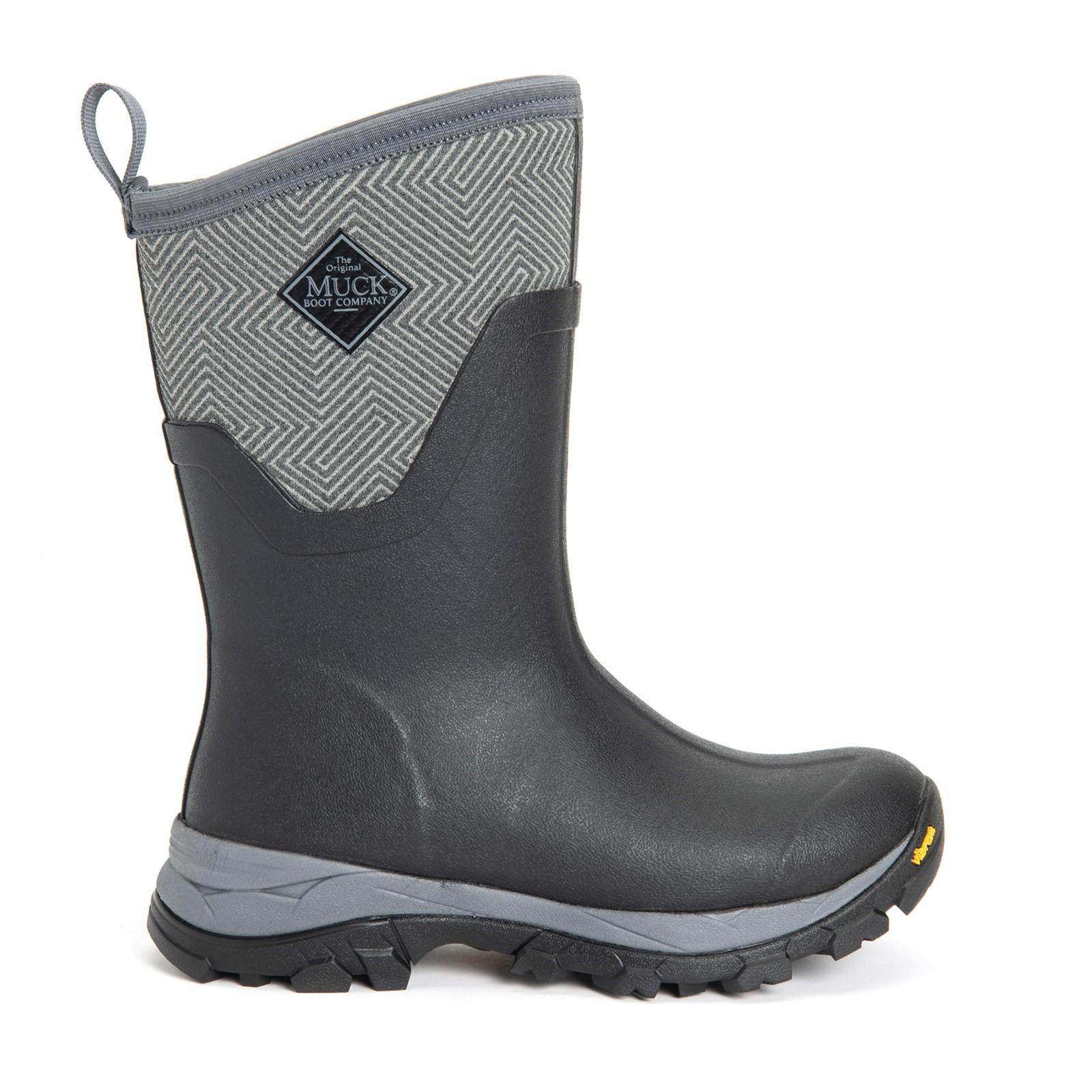 (マックブーツ) Muck Boots レディース Arctic Ice ビブラム ジオメトリック ウェリントン ブーツ 長靴 アウトドア レインブーツ 【海外通販】｜Pertemba Japan 32,953円