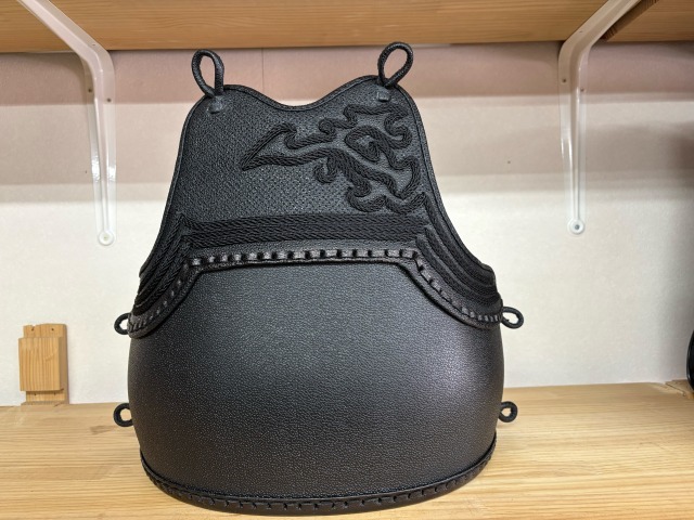 剣道具 単品 胴   LL大きさ  胸鳳凰  50本型 三本足 堅紐付 黒艶消し