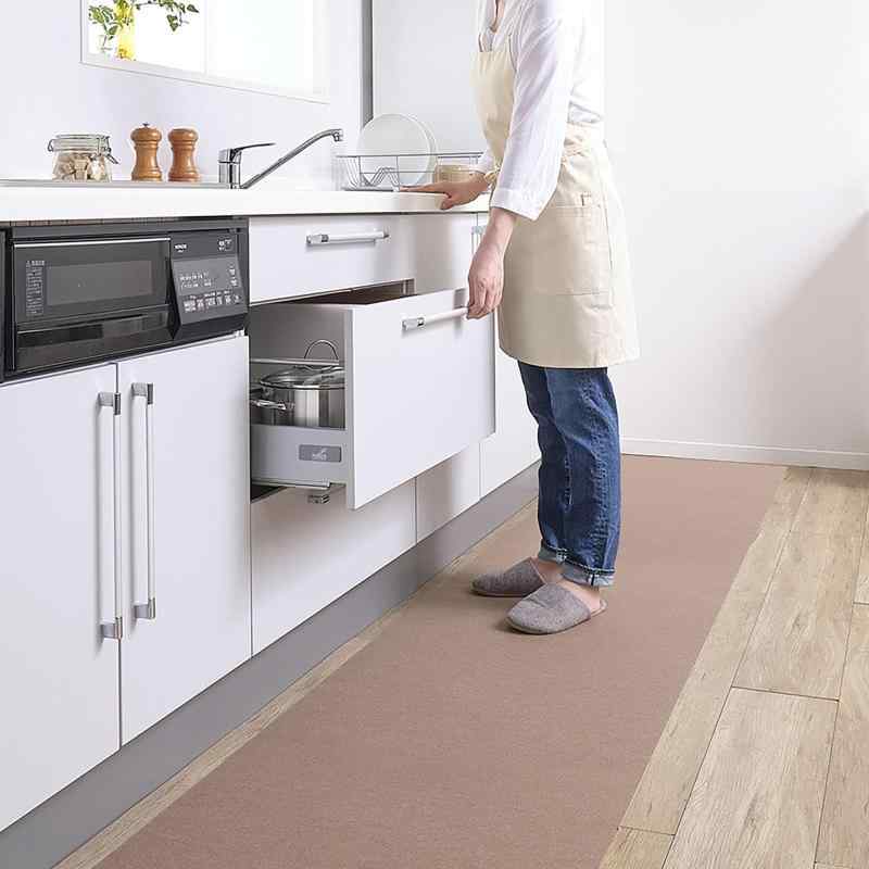 【日本製 撥水 消臭 洗える】サンコー キッチンマット ずれない 台所マット ロング 60×270cm ブラウン おくだけ吸着 KM-80