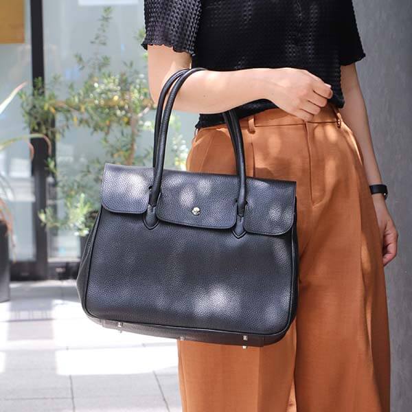 トートバッグ レディース 革 今めかしい ごく小さい御徒面子 肩かけ大きさ ミニ御徒面子 チャックあり 商行為御徒面子 a4 ブースターズ アドリア 被せミニトートバッグ Boosters