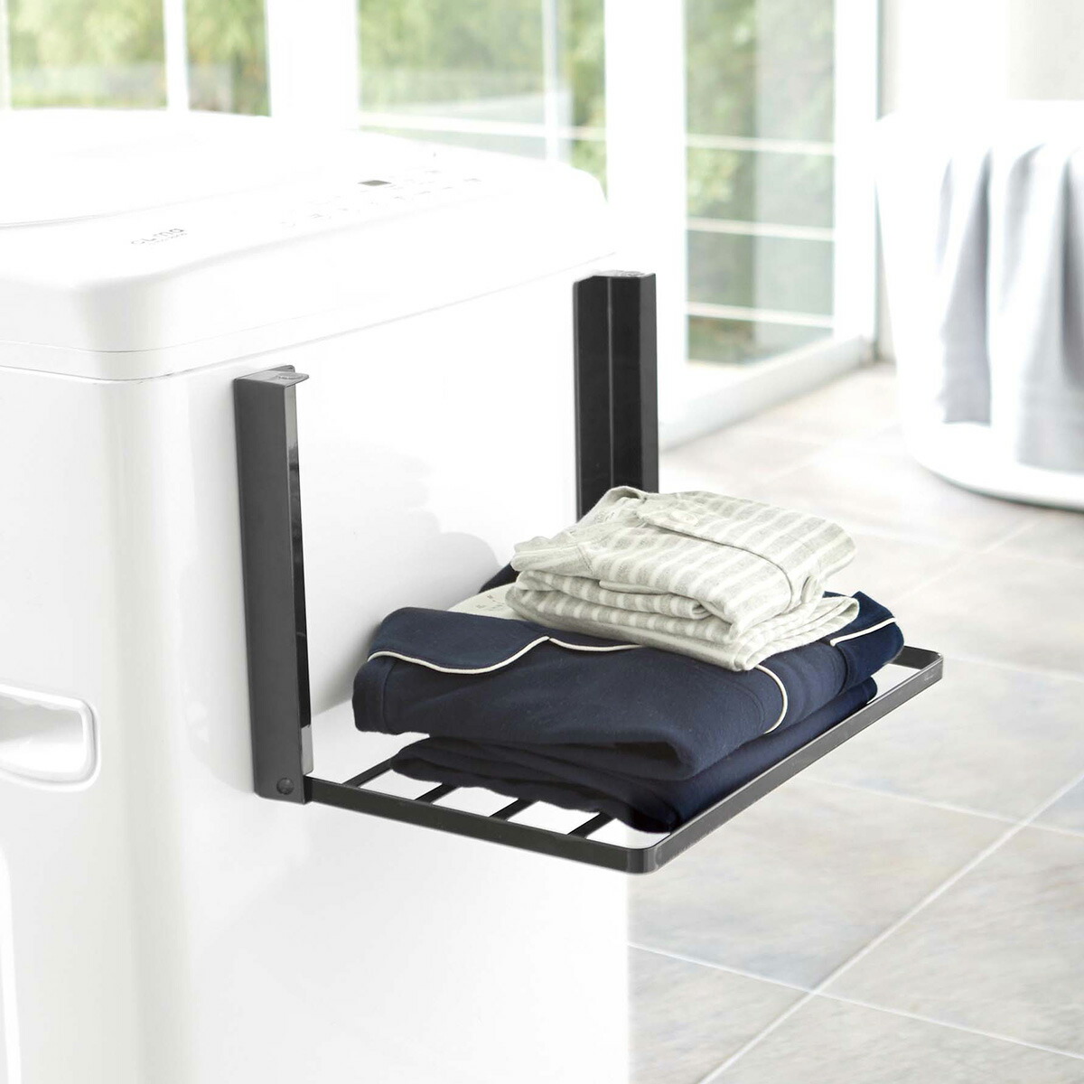 パーティを彩るご馳走や 山崎実業 洗濯機横マグネット折り畳み棚 Tower タワー 洗濯機 脱衣所 棚 タオル ラック 洗面所 ランドリー 置き場 収納 バスタオル 着替え マスク干し スリム マグネット 省スペース コンパクト シンプル モノトーン Yamazaki
