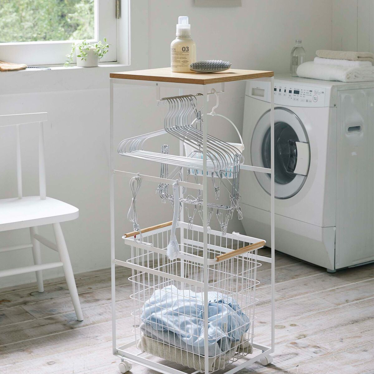 キャスター付きの便利なランドリーワゴン 天板付きランドリーワゴン トスカ ホワイト Tosca ランドリー収納 洗濯物 洗濯物 洗濯干し ランドリーラック 便利 便利 片付け シンプル 山崎実業 Yamazaki ピアス イヤリング カラコンpiena