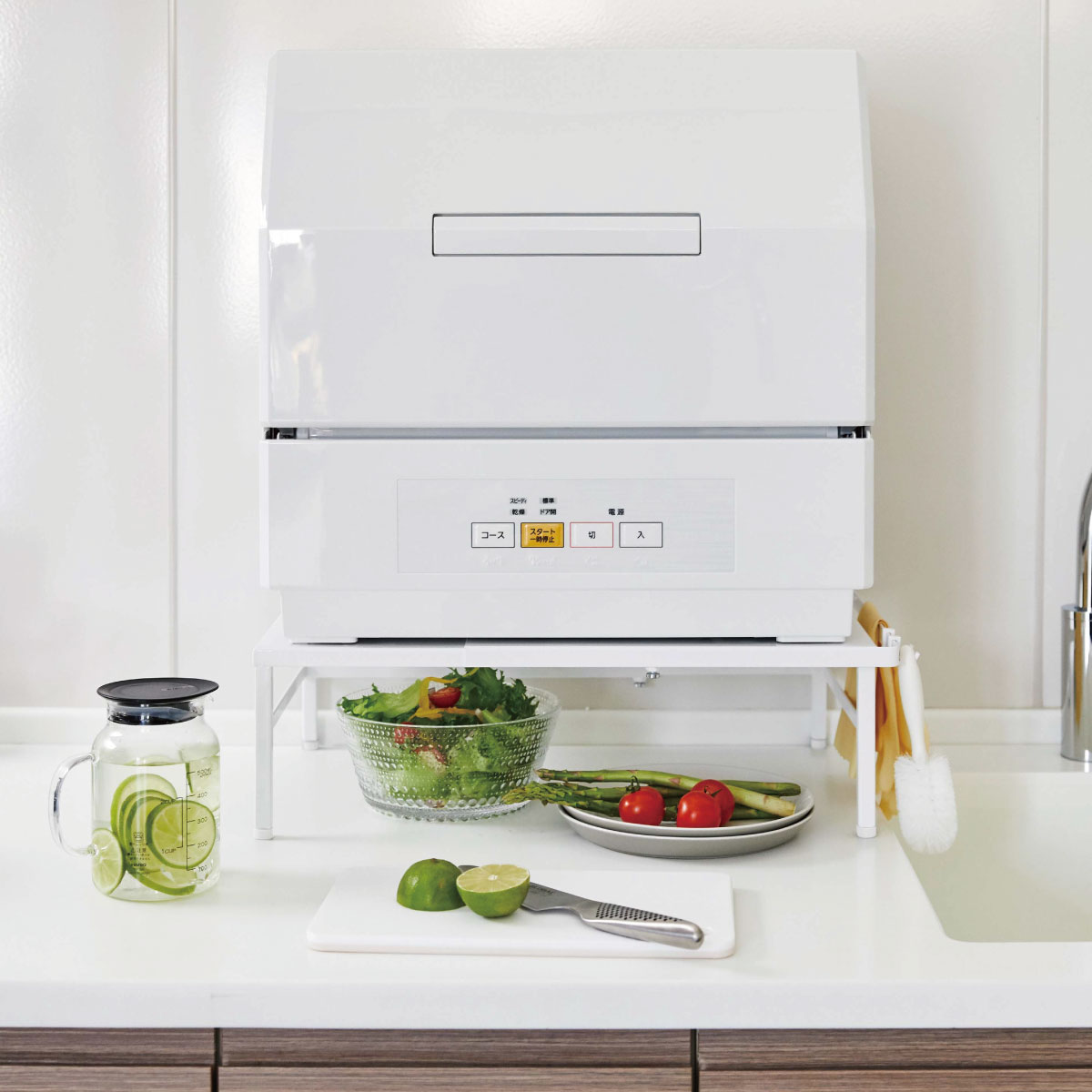 山崎実業 狭いスペースにもスッキリ設置 タワー シンプル おしゃれ おしゃれ 伸縮食洗機ラック 台 食洗器 伸縮 シンプル ブラック 伸縮可能でシンクに渡せる食洗機ラック Yamazaki 食洗機ラック スリム 台 食洗機 収納 モノトーン ラック Tower ブラック 食洗器ラック