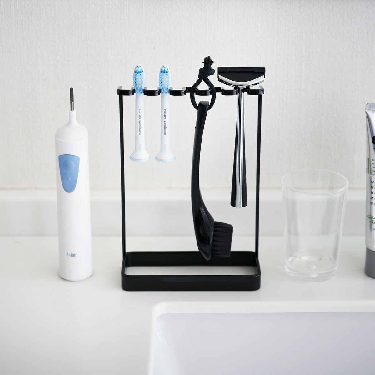 超特価 山崎実業 歯ブラシスタンド 5連 タワー Tower 歯ブラシホルダー 歯ブラシ ホルダー 立て 掛け 歯ブラシ掛け フック 5本 スタンド トゥースブラシホルダー 髭剃り置き ひげそり置き シェーバー 白 黒 おしゃれ 北欧 Yamazaki Www