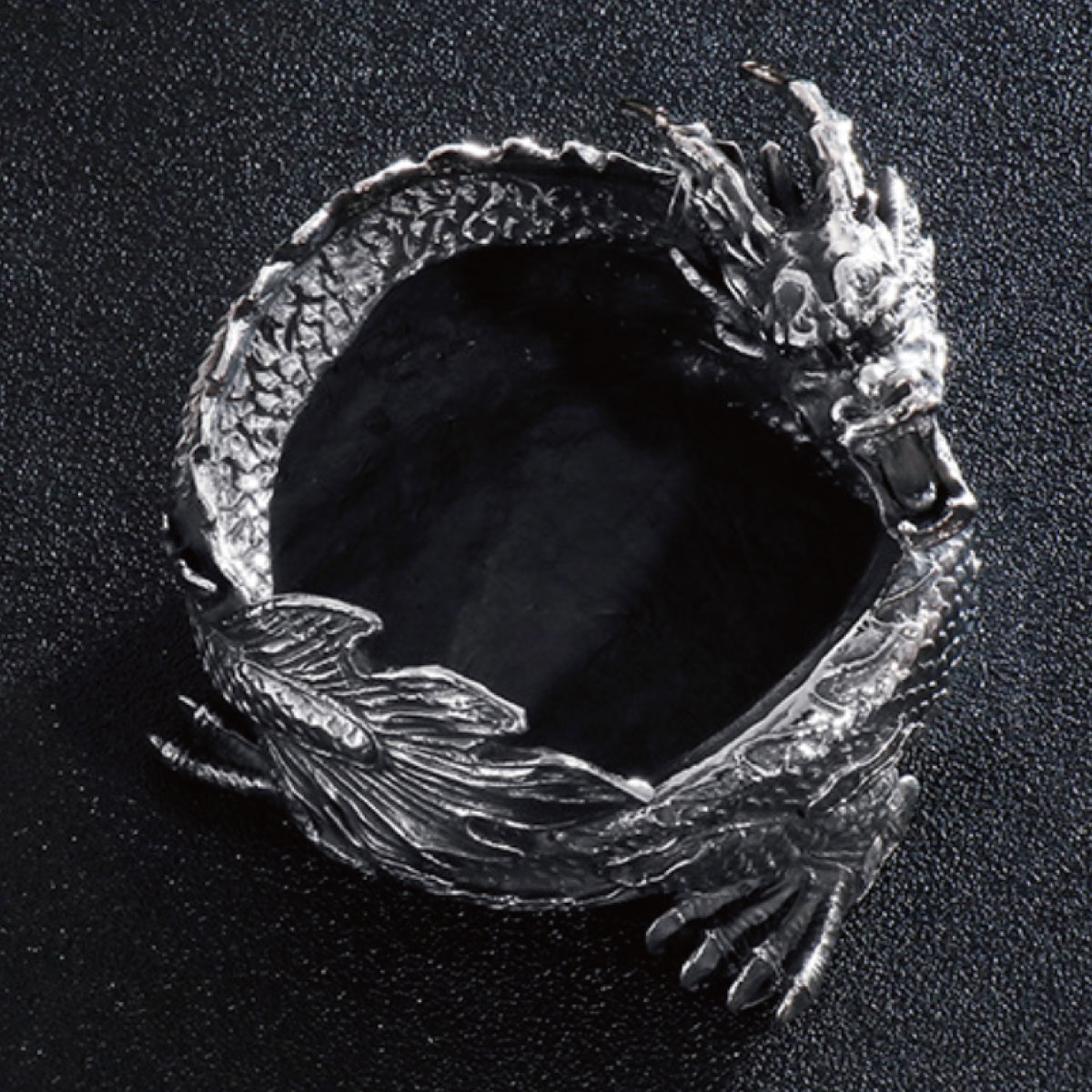 ギフ 包装 灰皿 レディース メンズ ステンレス鋼 ドラゴン 龍 小物入れ アクセサリー収納 お香 香炉 風水 厄除け 魔除け お守 オブジェ インテリア 雑貨 おしゃれ かっこいい ごつい 重厚感 恋人 彼氏 誕生日 記念日 プレゼント ギフト 送料無料 Bagochile Cl