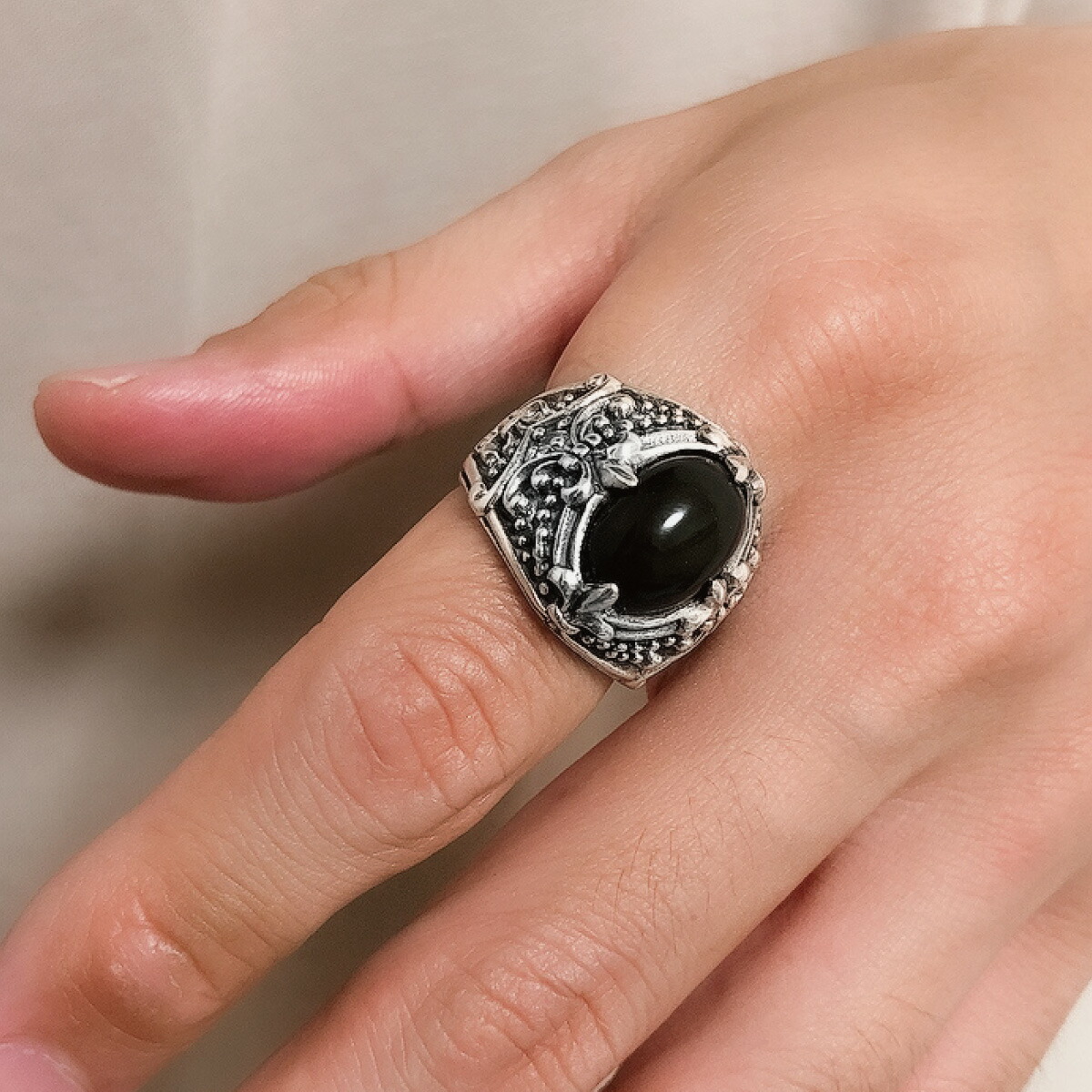 最大10 Offクーポン リング メンズ シルバー925 オニキス キュービックジルコニア 百合の紋章 フルール ド リス 幅広 ワイド 大ぶり ごつめ 個性的 ユニーク お肌に優しい 金属アレルギー対応 オシャレ かっこいい 彼氏 旦那 恋人 誕生日 記念日 プレゼント ギフト 送料