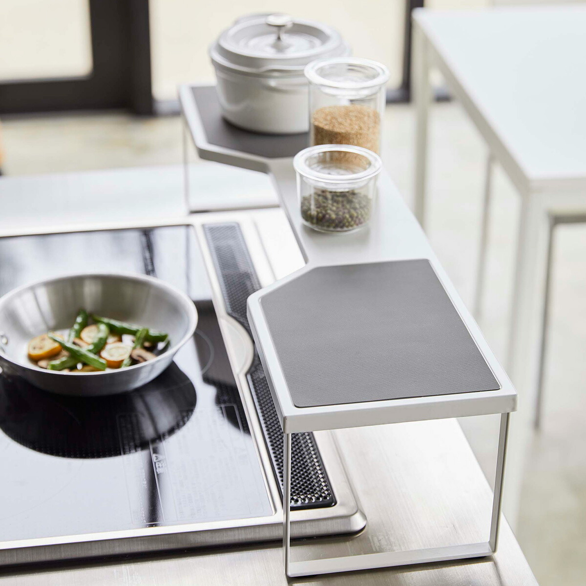 22年のクリスマスの特別な衣装 山崎実業 排気口カバー上コンロ奥ラック 60cm コンロ用 プレート Plate キッチン コンロ奥 ガスコンロ 電気コンロ Ih対応 グリル クッキングヒーター キッチン用品 キッチン雑貨 キッチングッズ シンプル ホワイト Yamazaki 22年のクリスマスの特別な衣装 山崎実業 排気口カバー上コンロ奥ラック 60cm コンロ用 プレート Plate キッチン コンロ奥 ガスコンロ 電気コンロ Ih対応 グリル クッキングヒーター キッチン用品 キッチン雑貨 キッチングッズ シンプル ホワイト Yamazaki