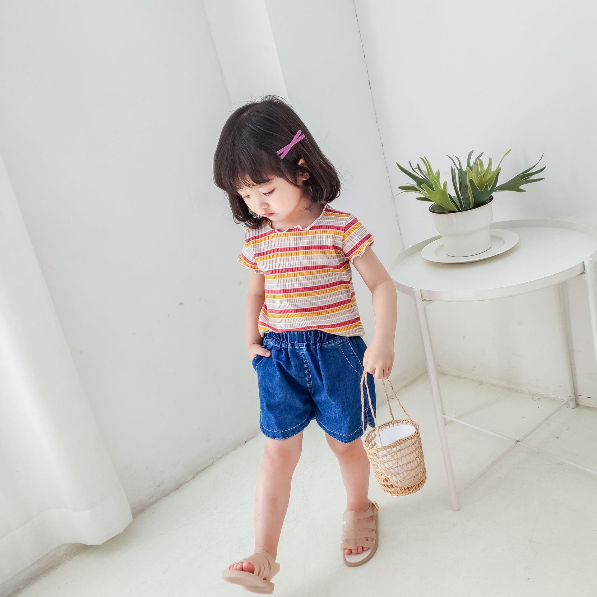 Sale 75 Off Tシャツ キッズ ガールズ レディース 春夏 半袖 丸首 袖と首元と裾フリル コットン ボーダー柄 親子コーデ 青 Www Yourrequestentertainment Com