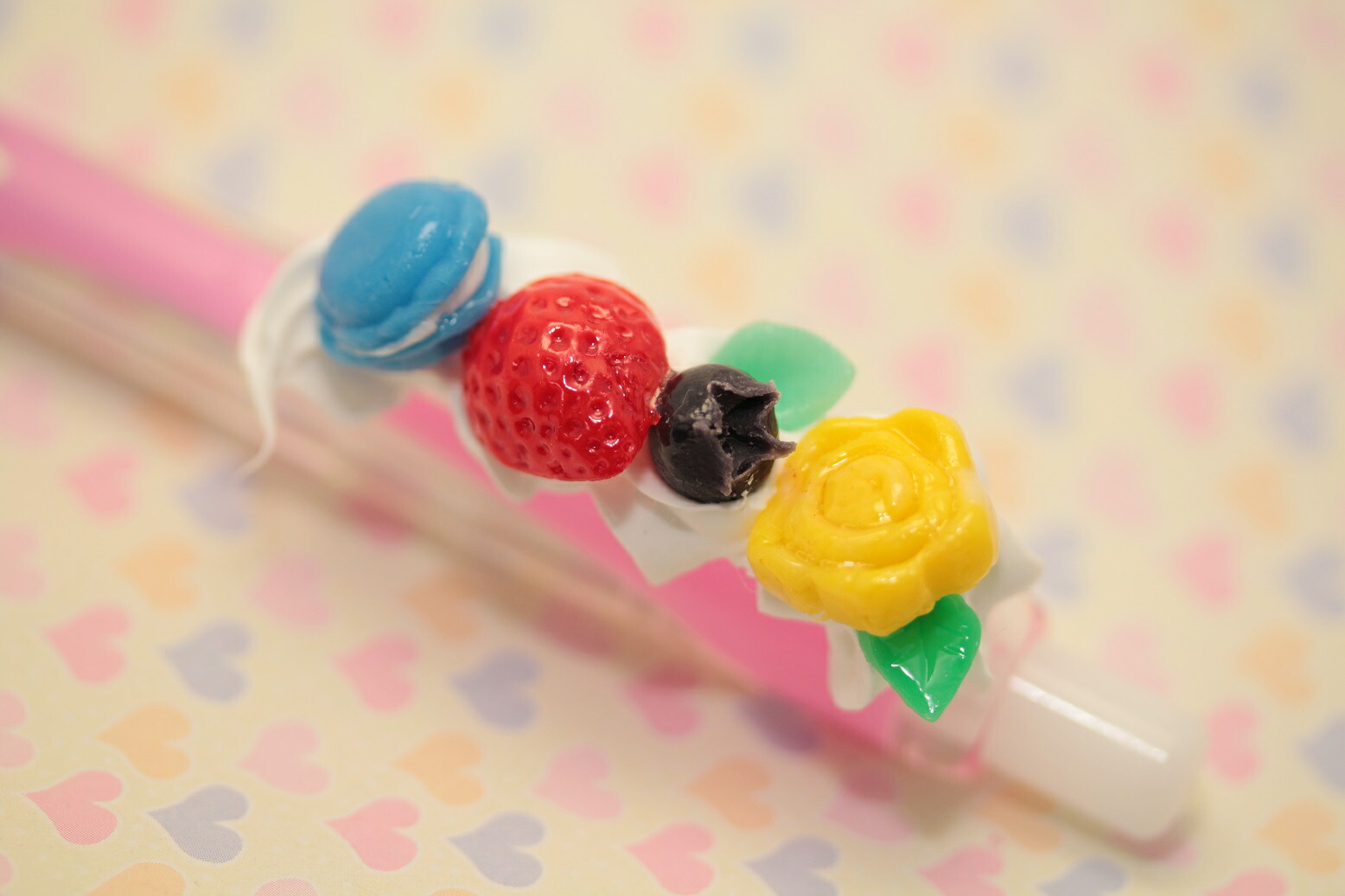 ✿15❤️ カスタムボールペン　人気　ボールペン　いちご　薔薇　ハンドメイド ✿15❤️ カスタムボールペン 人気 ボールペン いちご 薔薇