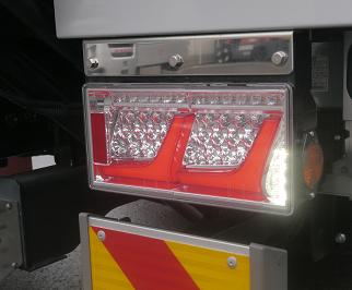 KOITO LEDリアコンビネーションテールランプ 2連 いすゞ中型（'07フォワード）用セット 車用品 | hris.ssu.edu.ph