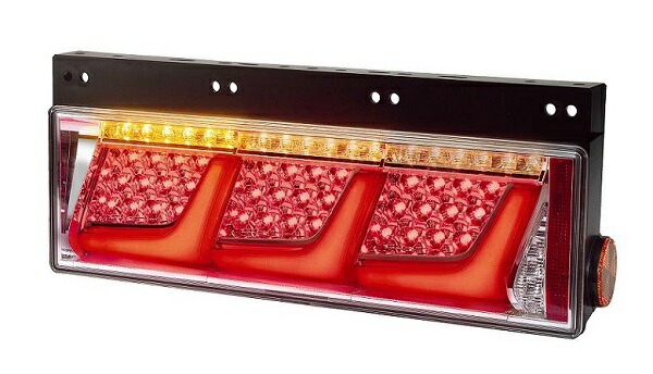 いすゞの大型用テールランプ いすゞ テールランプ（テールライト）（左）いすゞ フォワード90