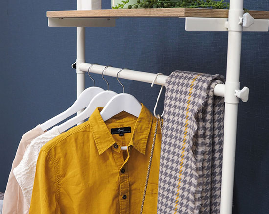 幅90 突っ張りハンガーラック 段差対応 送料無料 間仕切りハンガーラック 木目調 洋服収納 突っ張りハンガーラック 木目棚 つっぱりハンガーラック 本棚 ラック カラーボックス 幅90 突っ張り壁面収納 送料無料 伸縮つっぱりタイプ おしゃれ Ktr 3152 つっぱり