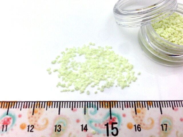 夜光砂つぶつぶタイプ黄緑2g蓄光顔料レジンクラフトネイル封入素材アクセサリーパーツ