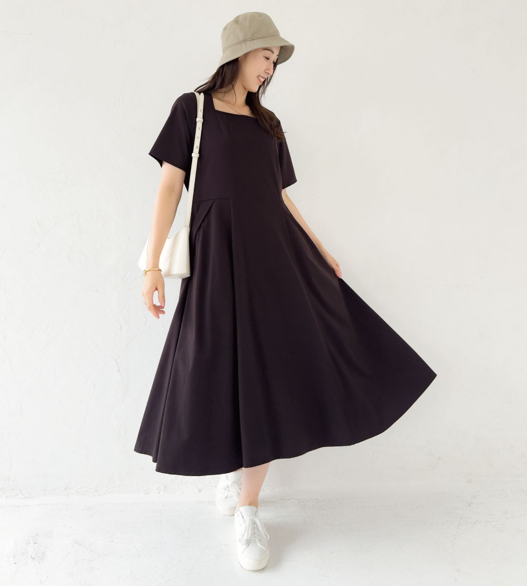 【Pinup Closet】【べーシックライン】ダブルポケットワンピ ピンナップクローゼット CINEMATIQ シネマティック レディース ストレッチ生地 オフィスカジュアル セミフォーマル スクエアネック かぶり可 マシンウォッシャブル Aライン 600mlボトルが入るマジカルポケット｜Pinup Closet