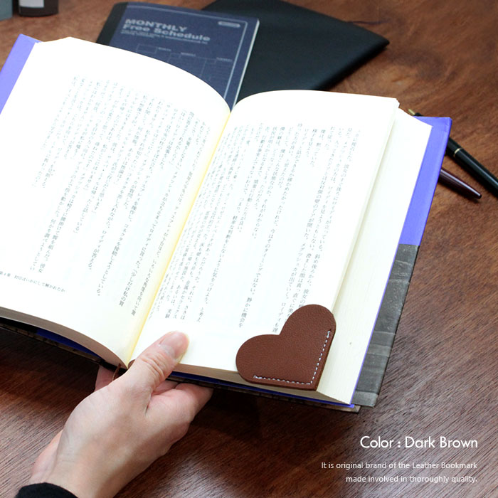 市場 9 Offクーポン配布 オシャレ 3色 クリップ ハート型 かわいい 栞 ブックマーカー 文房具 名入れ 名入れ無料 おしゃれ しおり 刻印 Puレザー