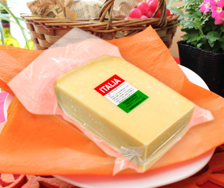 【業務用】パルミジャーノ レッジャーノ1kg24ヶ月熟成☆チーズの王様パルミジャーノ レジャーノ（イタリア製ハードチーズ）大容量1kgブロック☆ パルミジャーノ・レッジャーノPARMIGGIANO REGGIANO D.O.Pの自信の味！