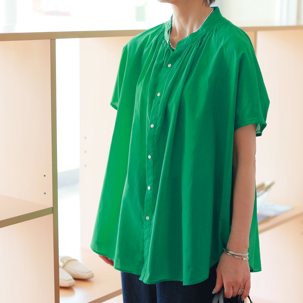 【サマーSALE 7/11 20:00 START】MANON (マノン) コットン&リネン バンドカラー ギャザーブラウス|Planino(プラニノ)