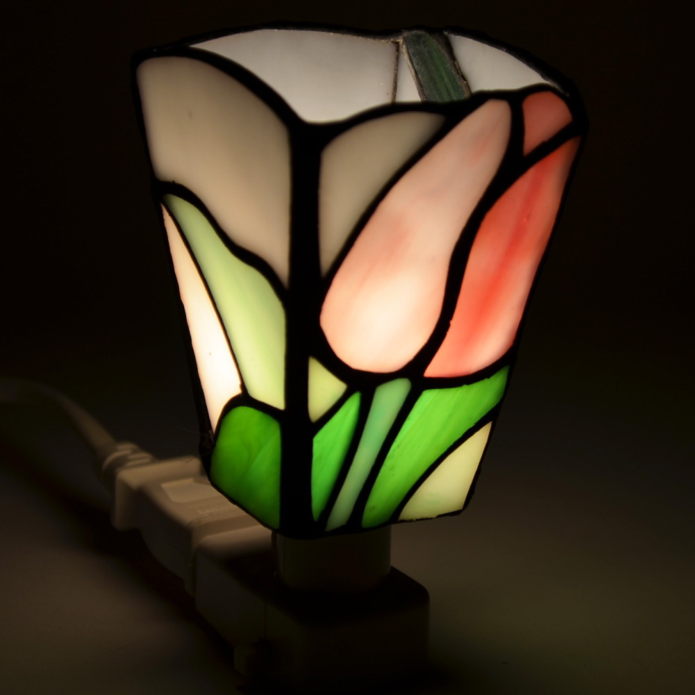 フットランプ ステンドランプ コンセントランプ 花柄 間接照明 アンティークランプ ステンドグラス ライト 常夜灯 ステンドガラス フロア 廊下 階段 寝室 足元 インテリア シンプル おしゃれ 新築祝い 結婚祝い 輸入雑貨 足元ランプ ギフト包装無料 Korkmazmauritius Com