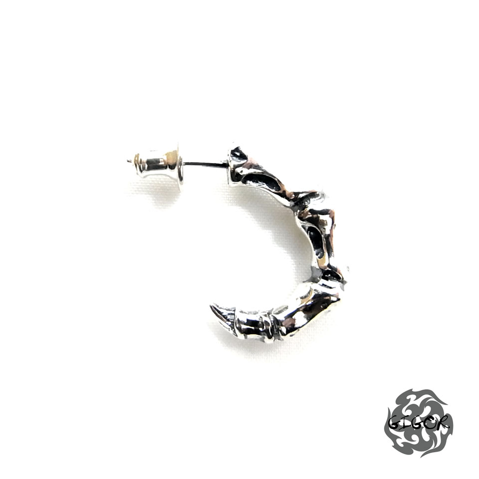 【GIGOR】ジゴロウ\u003c/br\u003e烏ピアス/しろがね色