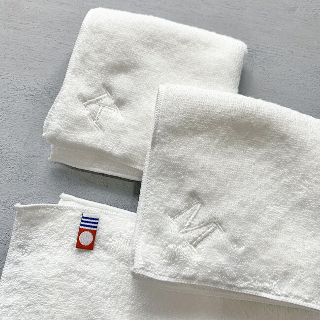 楽天市場 今治 ホワイト イニシャル ハンドタオル 綿100 ハンカチ タオル 金 銀 イニシャルハンカチ 名入れ タオル イニシャルタオル プチギフト お返し ハンカチ ミニハンカチ ハンドタオル 日本製 ゴールド シルバー 刺繍 子供 大人 内祝い Kufuu