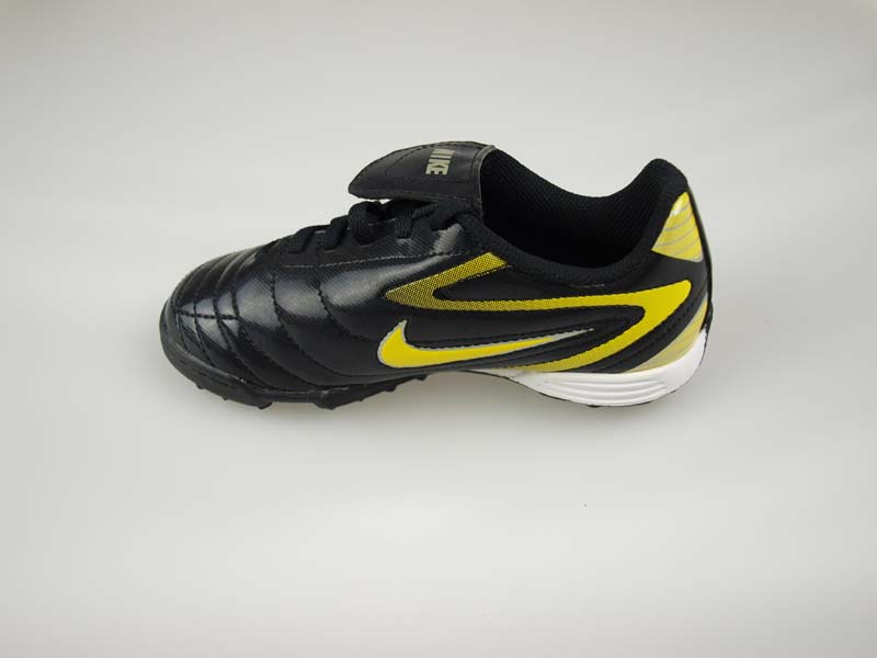 youth turf shoes