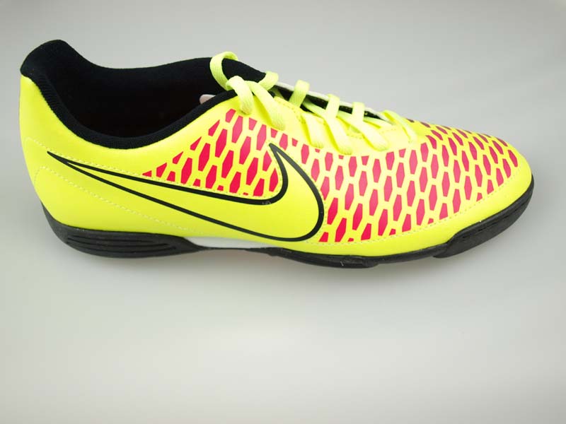 nike magister