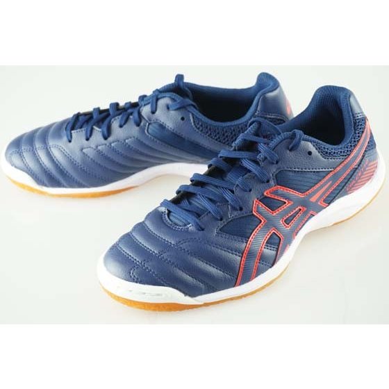 asics futsal shoes