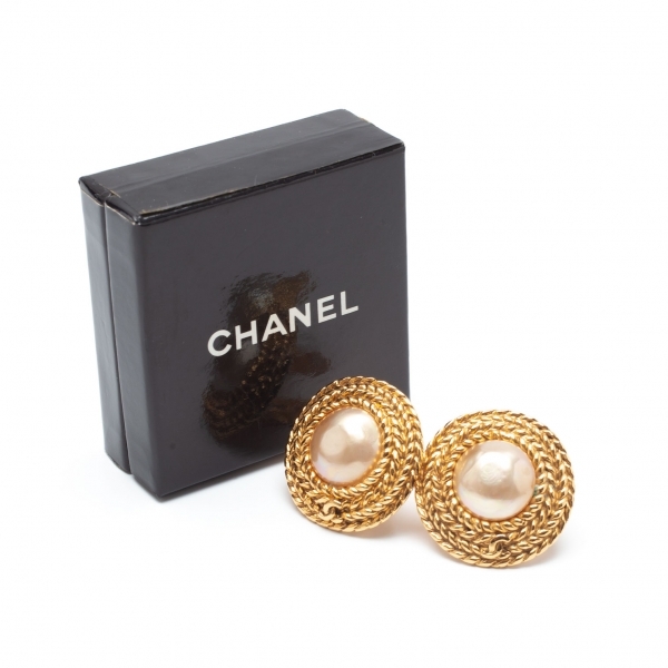 Chanel Earrings Women Coco Mark Chain Pearl Gold Authentic Rare W
