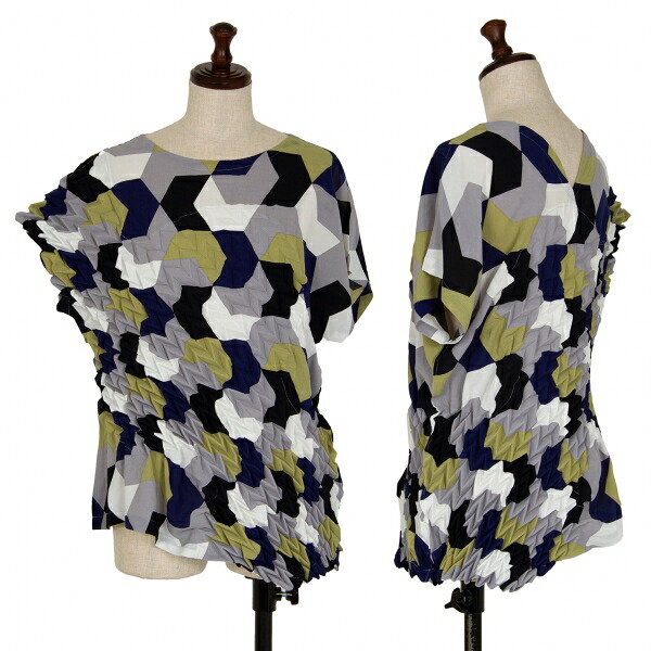 【中古】 イッセイミヤケISSEY MIYAKE 矢絣エンボスプリントプリーツトップス グレー紺他2【レディース】｜PLAYFUL