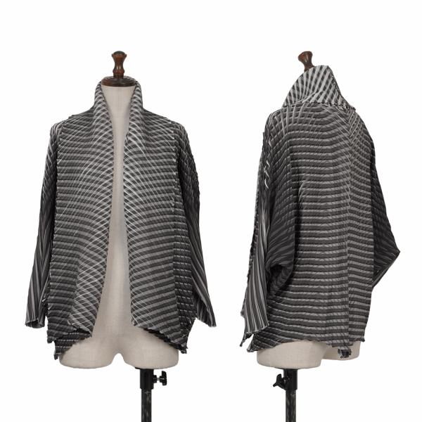 【中古】 イッセイミヤケISSEY MIYAKE ボーダープリントプリーツドルマンショートジャケット 黒チャコール他2【レディース】｜PLAYFUL