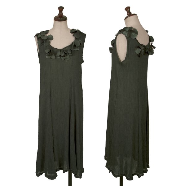 【中古】 イッセイミヤケ ミーISSEY MIYAKE me メッシュフラワー装飾クレーププリーツノースリーブワンピース カーキF【レディース】｜PLAYFUL 22,231円