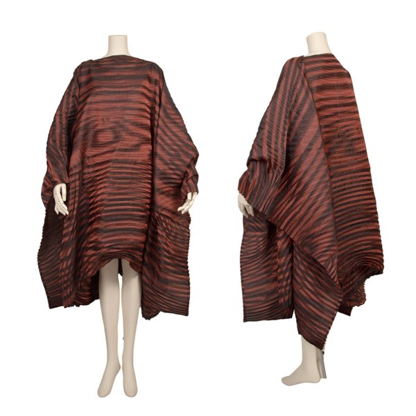 【中古】 イッセイミヤケISSEY MIYAKE グラフィックプリントサイドボタンプリーツポンチョ 茶黒F【レディース】｜PLAYFUL