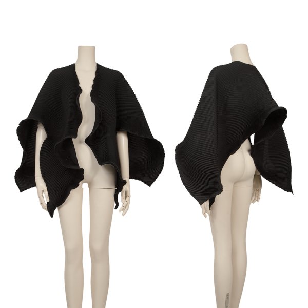 【中古】 イッセイミヤケISSEY MIYAKE 3Dスチームストレッチプリーツボレロ 黒無償性【レディース】