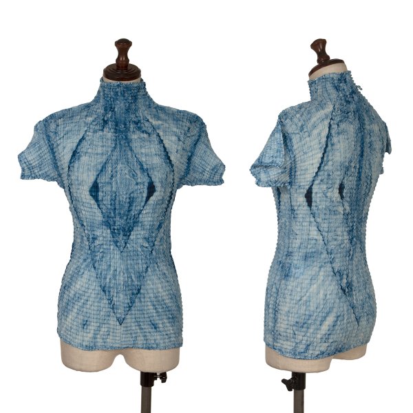 【中古】 イッセイミヤケISSEY MIYAKE グラフィックプリントストレッチプリーツTシャツ 青白M【レディース】|PLAYFUL
