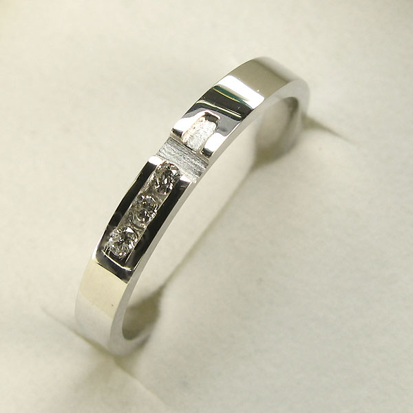 ダイヤモンドリング クロス ダイアモンド約0.06ct 指輪