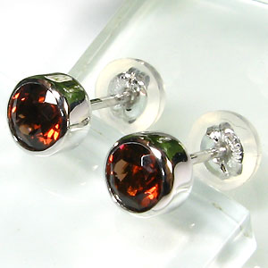 ガーネット・ピアス・シンプル・18金・ガーネットピアス 56,220円