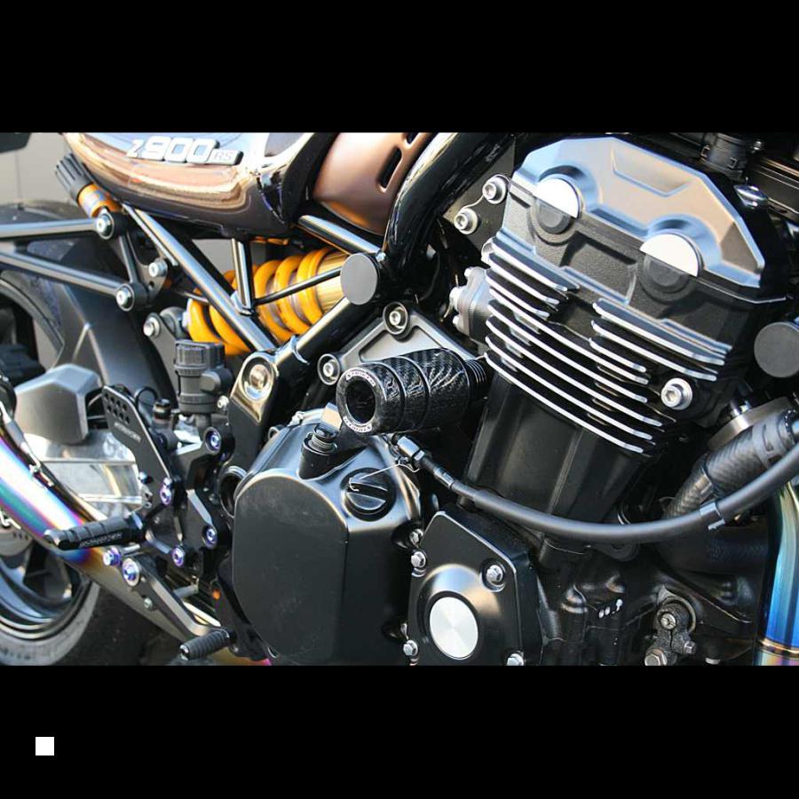 STRIKER(ストライカー) フレームスライダー Z900RS カーボン柄 ガードスライダー SS-GS141C-F1