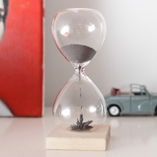 【楽天市場】SALE Hourglassマグネティックアワーグラス砂鉄を用いた砂時計インテリア雑貨ギフト プレゼント